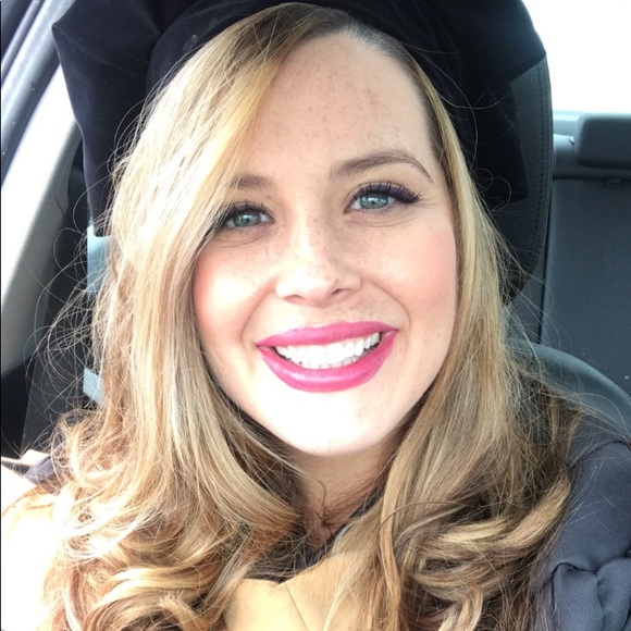 Meet your Posher, Amanda - Picture 5 of 6